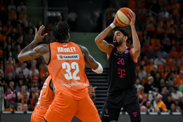 也以德国两 也以德国两